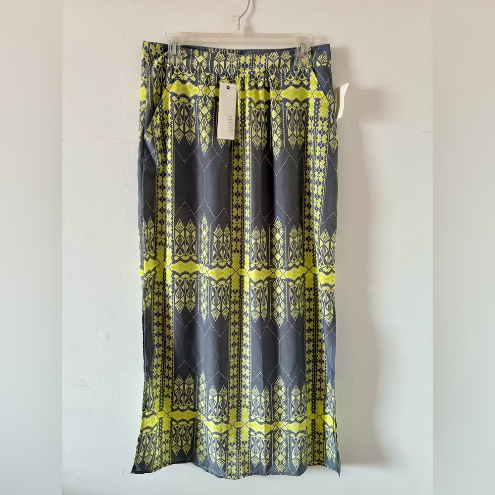 OLIVE & OAK | NWT Light Gray and Yellow Citrus Maxi Skirt - Size M